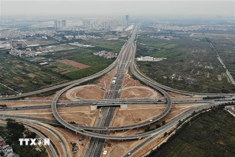 Nút giao đường vành đai 3 với cao tốc Hà Nội-Hải Phòng trong ngày khánh thành. (Ảnh: Danh Lam/TTXVN)