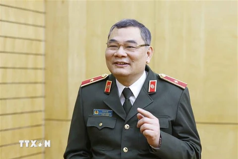 Thiếu tướng Tô Ân Xô, Chánh Văn phòng Bộ Công an trả lời phỏng vấn phóng viên Thông tấn xã Việt Nam. (Ảnh: Doãn Tấn/TTXVN)