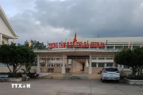 Trung tâm y tế thị xã Ayun Pa (Gia Lai) - khu cách ly những trường hợp nhiễm SARS-CoV-2. (Ảnh: TTXVN phát)