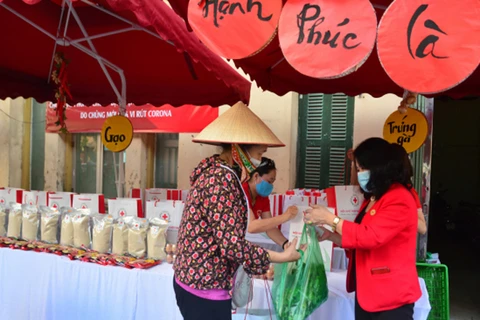 Một 'chợ nhân đạo.' (Nguồn: Hội Chữ thập Đỏ Việt Nam)