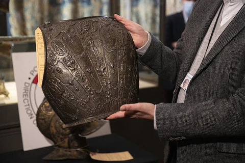 Bộ giáp quý hiếm trở về bảo tàng sau 40 năm 'lưu lạc.' (Nguồn: AFP)