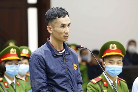 Bị cáo Lê Đình Doanh nói lời sau cùng trước khi tòa tuyên án. (Ảnh: TTXVN)