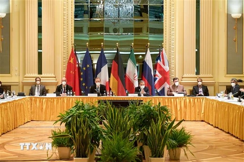 Các phái đoàn tham dự vòng đàm phán Kế hoạch Hành động Chung Toàn diện (JCPOA) tại Vienna (Áo) ngày 17/4/2021. (Ảnh: THX/TTXVN)