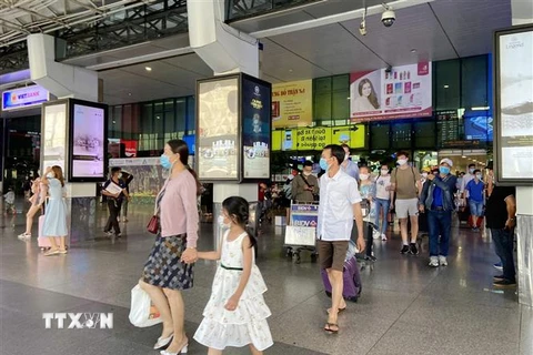 Sân bay Tân Sơn Nhất không đông hành khách như những ngày trước kỳ nghỉ lễ. (Ảnh: Tiến Lực/TTXVN)