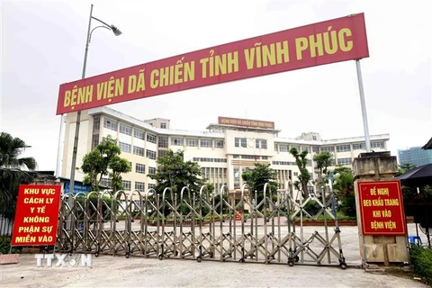 Bệnh viện dã chiến tỉnh Vĩnh Phúc ở xã Định Trung, thành phố Vĩnh Yên được kích hoạt từ 18 giờ ngày 7/5. (Ảnh: Hoàng Hùng/TTXVN)