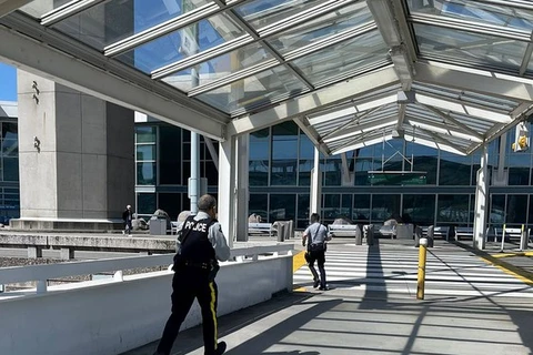 Cảnh sát ở Sân bay quốc tế Vancouver. (Nguồn: Vancouversun)