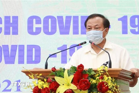 Nguyên Ủy viên Bộ Chính trị, nguyên Bí thư Thành ủy Hà Nội Phạm Quang Nghị phát biểu tại buổi tiếp nhận ủng hộ. (Ảnh: Nguyễn Thắng/TTXVN)