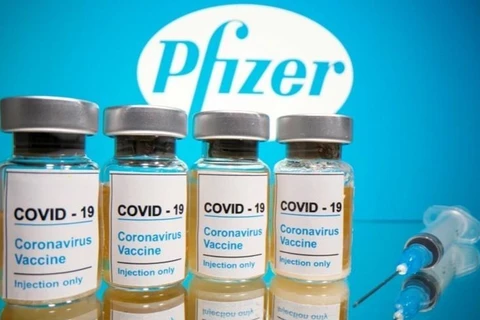 Vaccine ngừa COVID-19 do hãng Pfizer (Mỹ) phát triển. (Ảnh: Reuters/TTXVN)