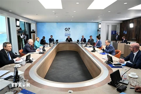 Các đại biểu tham dự Hội nghị thượng đỉnh G7 ở Cornwall (Anh) ngày 12/6/2021. (Ảnh: AFP/TTXVN)
