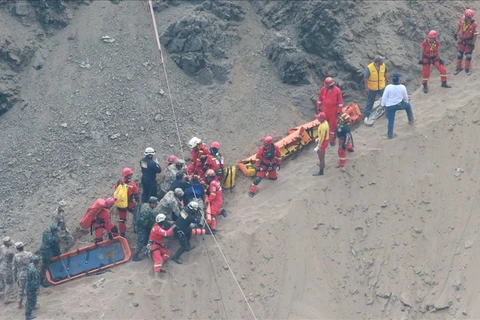 Lực lượng cứu hộ tại hiện trường vụ tai nạn. (Nguồn: File Photo)