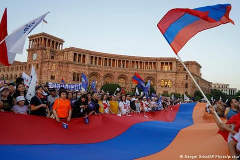 Người ủng hộ ứng cử viên đối lập ở Armenia Robert Kocharyan. (Nguồn: AP)