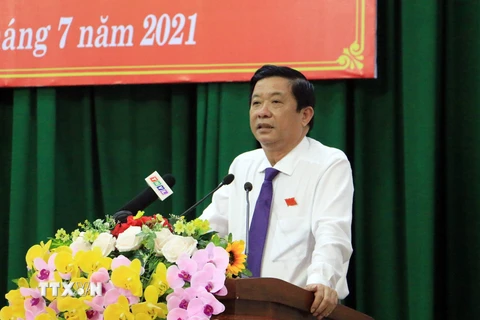 Bí thư Tỉnh ủy, Chủ tịch HĐND tỉnh Vĩnh Long Bùi Văn Nghiêm phát biểu tại kỳ họp. (Ảnh: Phạm Minh Tuấn/TTXVN)