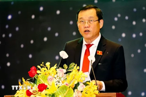 Ông Phạm Văn Chánh, Chủ tịch Hội đồng nhân dân tỉnh Bình Dương khóa X, nhiệm kỳ 2021-2026 phát biểu tại Kỳ họp. (Ảnh: Chí Tưởng/TTXVN)