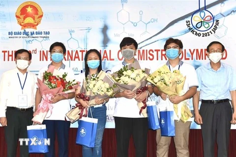 Việt Nam giành 3 huy chương Vàng Olympic Hóa học quốc tế năm 2021. (Ảnh: TTXVN phát)
