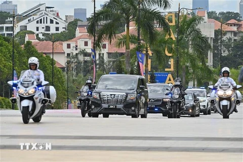 Đoàn xe chở Thủ tướng Malaysia Muhyiddin Yassin tới Cung Hoàng gia ở Kuala Lumpur, nơi Thủ tướng đệ đơn từ chức lên Quốc vương Sultan Abdullah Sultan Ahmad Shah, ngày 16/8/2021. (Ảnh: THX/TTXVN)