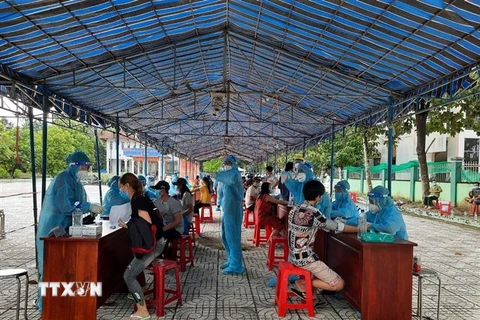 Khu vực triển khai tiêm vaccine Vero Cell tại xã Phú An, thị xã Bến Cát, tỉnh Bình Dương. (Ảnh: TTXVN)