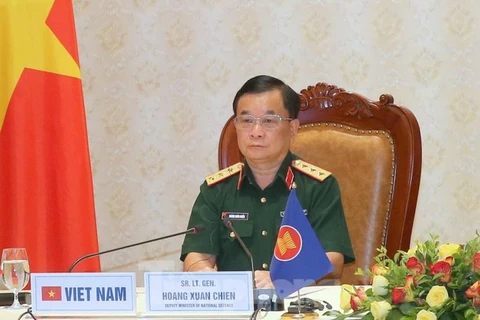 Thượng tướng Hoàng Xuân Chiến dự hội nghị tại điểm cầu Việt Nam. (Nguồn: Báo Tiền Phong)