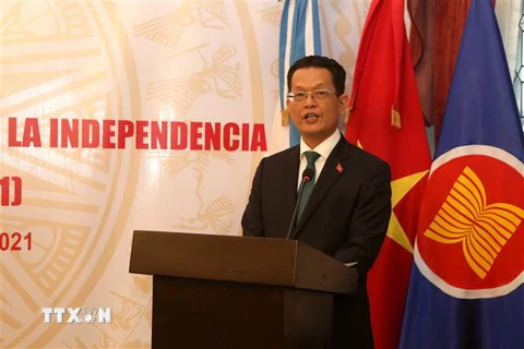 Đại sứ Dương Quốc Thanh phát biểu tại buổi lễ. (Ảnh: Hoài Nam/TTXVN)