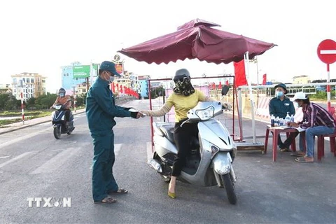 Một chốt kiểm soát phòng chống dịch tại Quảng Bình. (Nguồn: TTXVN)