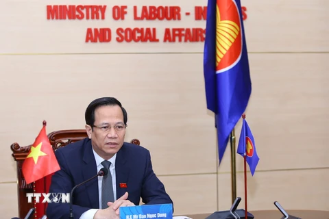 Đoàn đại biểu Việt Nam do Bộ trưởng Bộ Lao động, Thương binh và Xã hội Đào Ngọc Dung làm trưởng đoàn dự Hội nghị trực tuyến Hội đồng Cộng đồng Văn hóa-Xã hội ASEAN (ASCC) lần thứ 26 do Brunei Dausalam chủ trì. (Ảnh: Hoàng Hiếu/TTXVN)