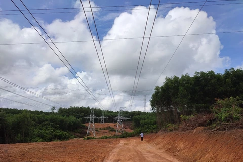 Đường dây 220 kVĐông Hà-Lao Bảo được hoàn thành và đóng điện đúng tiến độ. (Ảnh: CPMB)