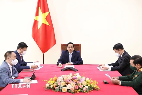 Thủ tướng Phạm Minh Chính điện đàm với Phó Tổng thống Thổ Nhĩ Kỳ Fuat Oktay. (Ảnh: Dương Giang/TTXVN)