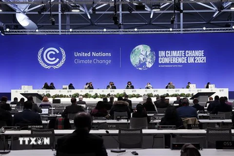 Các đại biểu dự phiên họp toàn thể tại Hội nghị lần thứ 26 các bên tham gia Công ước khung của Liên hợp quốc về biến đổi khí hậu (COP26) ở Glasgow, Scotland, Anh, ngày 31/10. (Ảnh: THX/TTXVN)