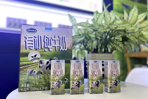 Sữa tươi Vinamilk Organic là sản phẩm nổi bật được giới thiệu tại triển lãm FHC Thượng Hải 2021 nhờ sở hữu 'tiêu chuẩn kép' là Organic châu Âu và Organic Trung Quốc. (Nguồn: Vietnam+)
