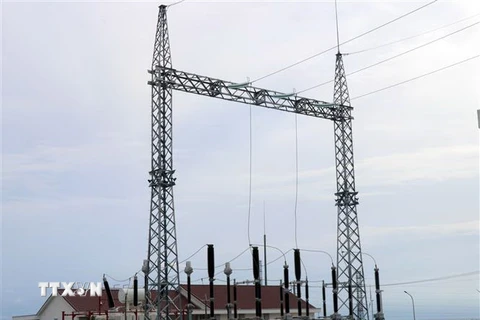 Trạm biến áp của Nhà máy điện gió số 5-Ninh Thuận bắt đầu vận hành tiếp điện. (Ảnh: Công Thử/TTXVN)