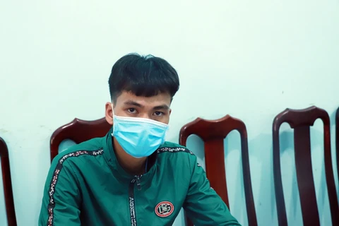 Đối tượng Trần Văn Bình tại Cơ quan Cảnh sát điều tra Công an huyện Đắk Song. (Nguồn: Cand.com.vn)