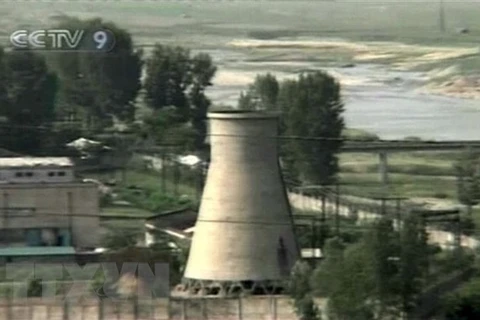 Tháp làm nguội của cơ sở hạt nhân Yongbyon của Triều Tiên trước khi bị phá hủy. (Ảnh: AFP/TTXVN)