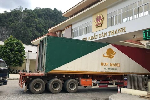 Hàng hóa xuất khẩu qua cửa khẩu Tân Thanh, tỉnh Lạng Sơn. (Ảnh: Vietnam+)