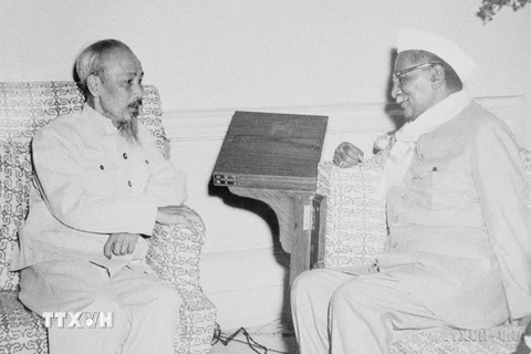 Chủ tịch Hồ Chí Minh gặp Tổng thống Prasat trong chuyến thăm hữu nghị Ấn Độ, ngày 5/2/1958. (Ảnh: TTXVN)