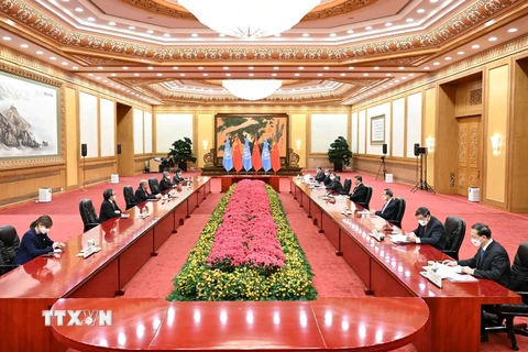 Tổng Thư ký Liên hợp quốc Antonio Guterres (thứ 3, trái) và Chủ tịch Trung Quốc Tập Cận Bình (thứ 4, phải) tại cuộc gặp ở Bắc Kinh ngày 5/2/2022. (Ảnh: THX/TTXVN)