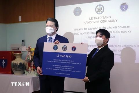 Hoa Kỳ trao tặng 34 tủ đông âm sâu bảo quản vaccine cho Việt Nam