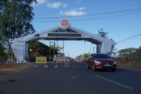 Một cổng chào ở Kon Tum. (Nguồn: Lao Động)