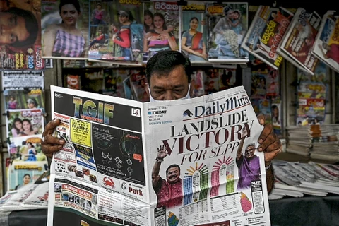 Một số nhật báo hằng ngày tại Sri Lanka cũng phải giảm số trang in do chi phí in ấn đã tăng hơn 33%. (Nguồn: AFP)