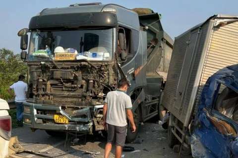 Hiện trường vụ tai nạn liên hoàn trên cao tốc Nội Bài-Lào Cai. (Nguồn: Atgt.vn)