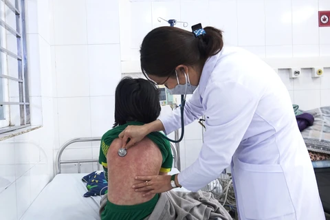 Bệnh nhi ở Quảng Ninh mắc hội chứng MIS-C hiếm gặp hậu COVID-19. (Nguồn: Suckhoedoisong.vn)