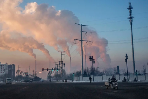 Khói bốc lên từ một nhà máy điện nhiệt than ở Trung Quốc. (Nguồn: Getty Images)