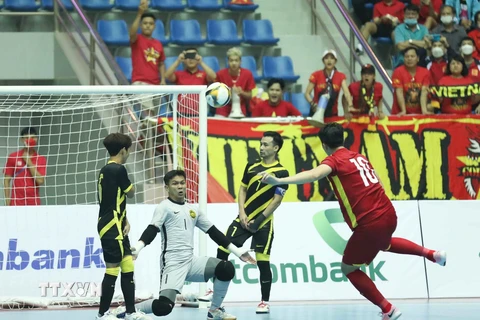 Malaysia đã bị 'thủng lưới' tới 7 lần trong cả trận đấu. (Ảnh: Thanh Tùng/TTXVN)