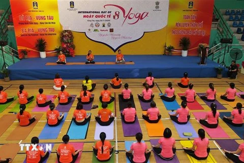 Hơn 600 người tham gia đồng diễn hưởng ứng Ngày Quốc tế Yoga năm 2022. Ảnh: Huỳnh Ngọc Sơn - TTXVN