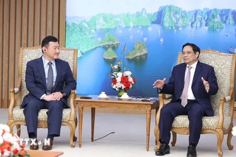 Thủ tướng Phạm Minh Chính tiếp ông Roh Tae-moon, Tổng Giám đốc Samsung Electronics (Hàn Quốc). (Ảnh: Dương Giang/TTXVN)
