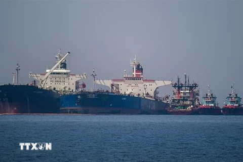 Tàu chở dầu Pegas neo ở vùng biển ngoài khơi đảo Evia, Hy Lạp. (Ảnh: Getty Images/TTXVN)