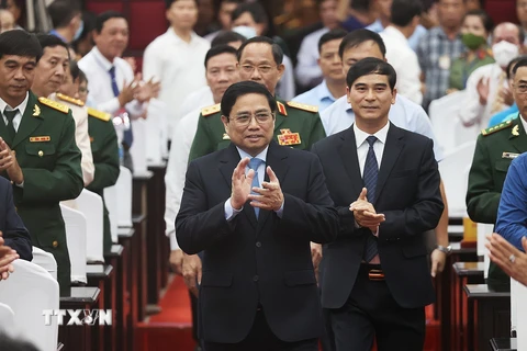 Thủ tướng Phạm Minh Chính đến dự Lễ Kỷ niệm 30 năm tái lập tỉnh Bình Thuận. (Ảnh: Dương Giang/TTXVN)
