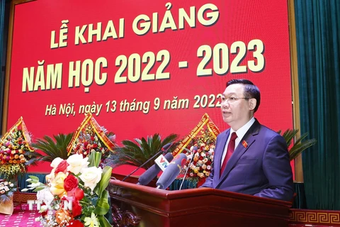 Chủ tịch Quốc hội Vương Đình Huệ phát biểu khai giảng năm học 2022-2023 của Học viện Quốc phòng. (Ảnh: Doãn Tấn/TTXVN)