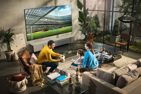 LG Electronics khẳng định công nghệ sản xuất TV OLED kích thước gần 100 inch là một 'đẳng cấp khác biệt' so với TV LCD 100 inch. (Nguồn: LG Newsroom)