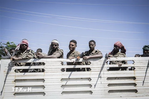 Lực lượng phòng vệ quốc gia Ethiopia tại khu vực Shewa Robit. (Ảnh: AFP/TTXVN)