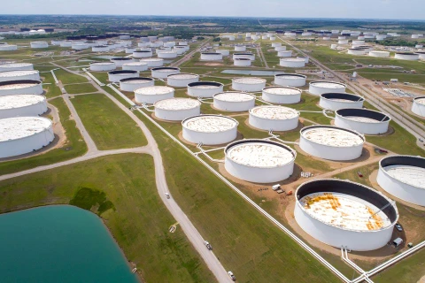 Các bể chứa dầu thô tại trung tâm dầu khí Cushing ở Oklahoma (Hoa Kỳ). (Nguồn: Reuters)