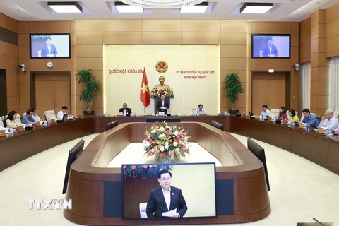 Chủ tịch Quốc hội Vương Đình Huệ phát biểu kết thúc phiên họp. (Ảnh: Doãn Tấn/TTXVN)